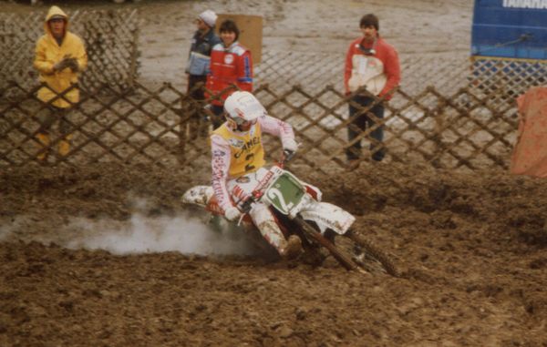 Itävalta Schwanenstadt GP-250 1986 Jacky Vimond taiteilee kurassa